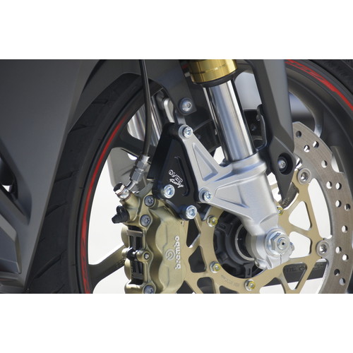 Fキャリパーサポート BLK ブレンボ4P/40mm CBR250RR(ブラックアルマイト仕上げ): バイク┃ カスタムジャパンの仕入・通販カタログ